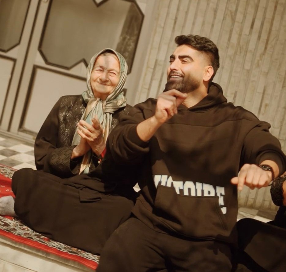 دانلود آهنگ مازندرانی بنام جانه ننه با صدای وحید دیویان